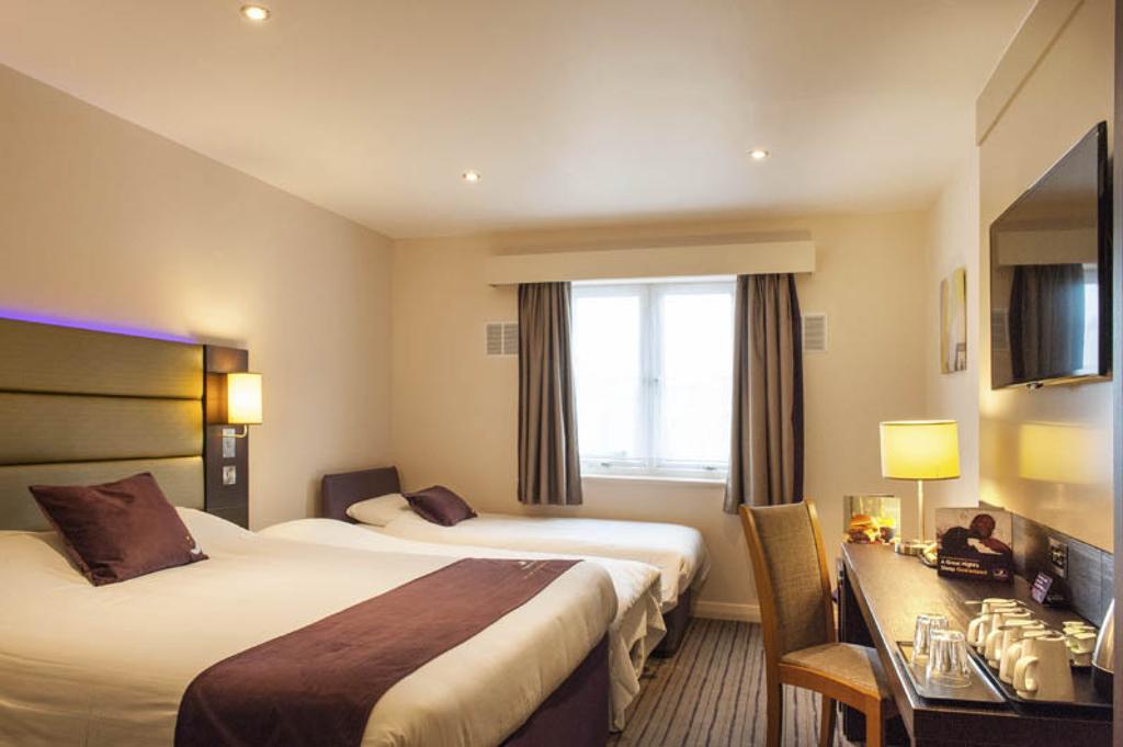 Premier Inn London Romford Central Room photo