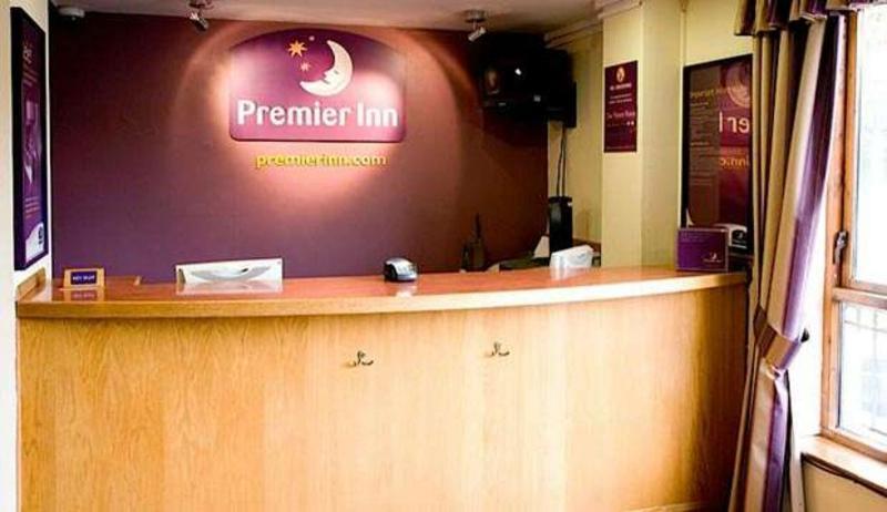 Premier Inn London Romford Central Exterior photo