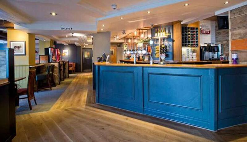 Premier Inn London Romford Central Exterior photo